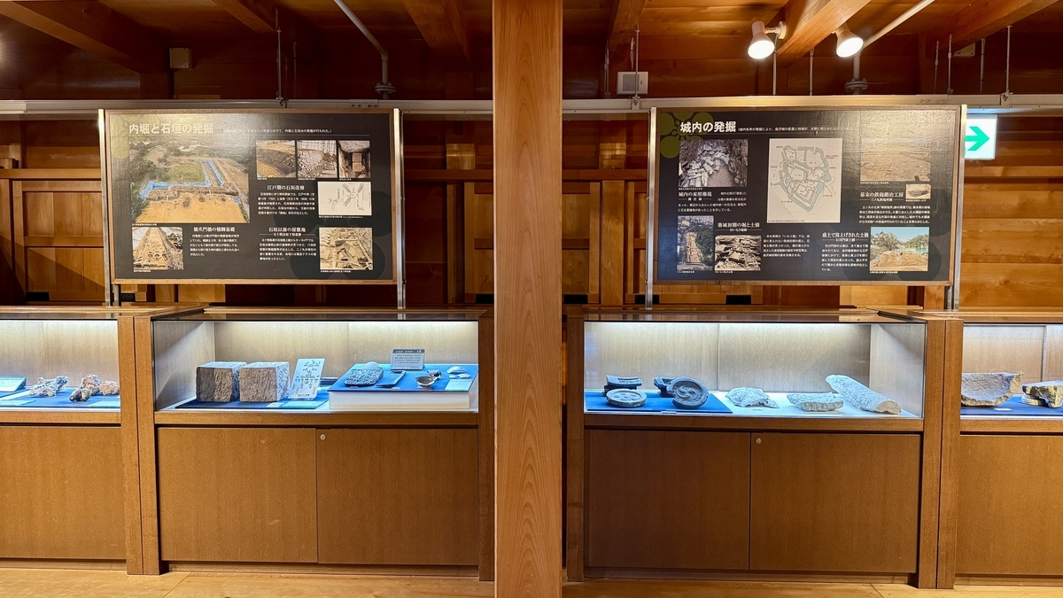 가나자와성 발굴 자료를 전시한 고짓켄나가야의 전시실
